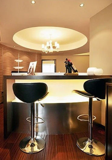 2 x Resort Designer PU Leather Bar Stools (Black - Set of 2) - Image 9