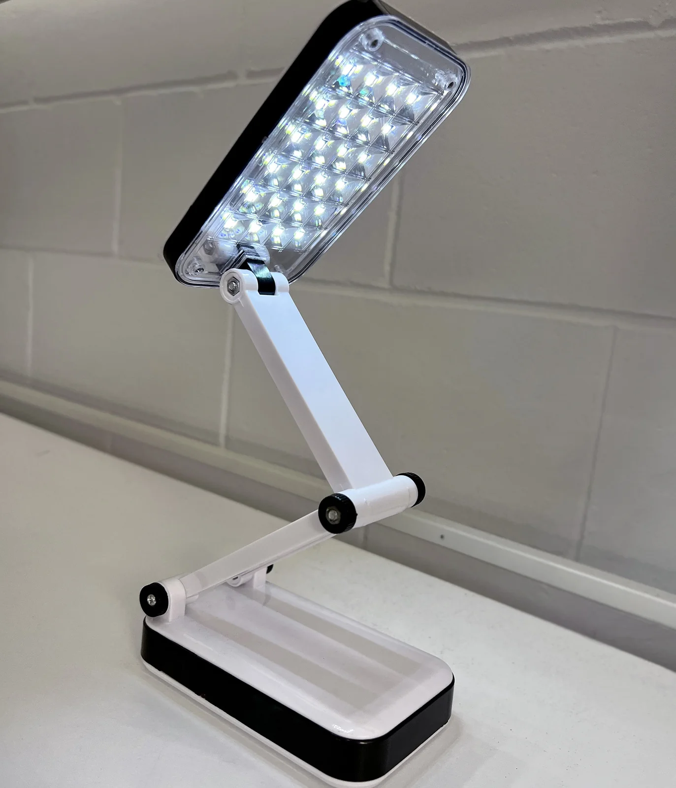 24 LED Folding Rotating Lamp - Image 7