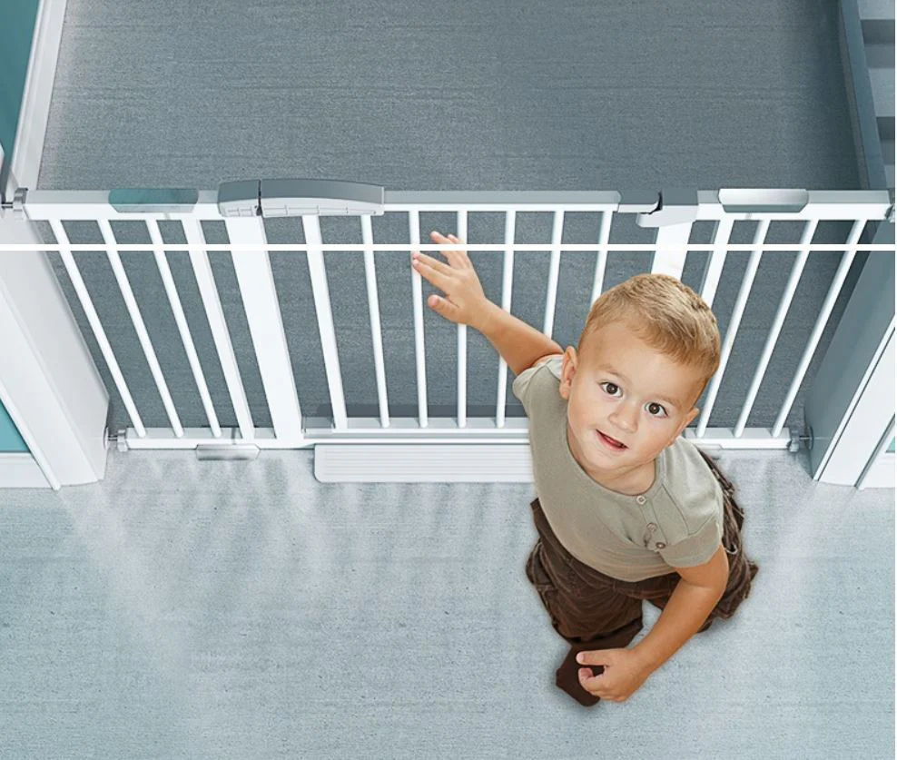 Baby Pet Child Safety Door Barrier Gate - Image 9