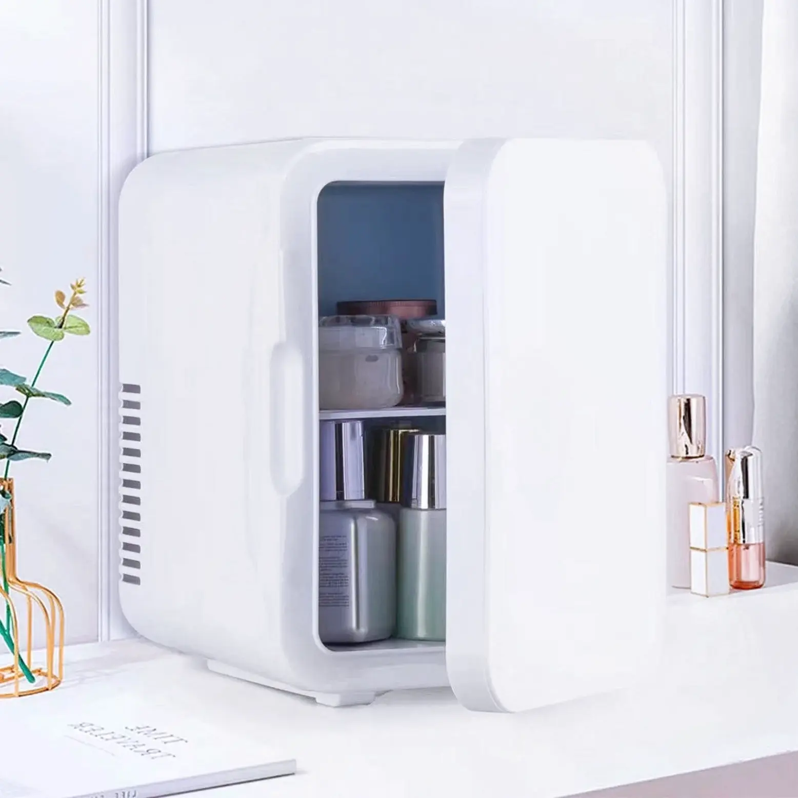 Compact Mini Fridge Portable Skincare Drinks Snacks Cooler - Image 3
